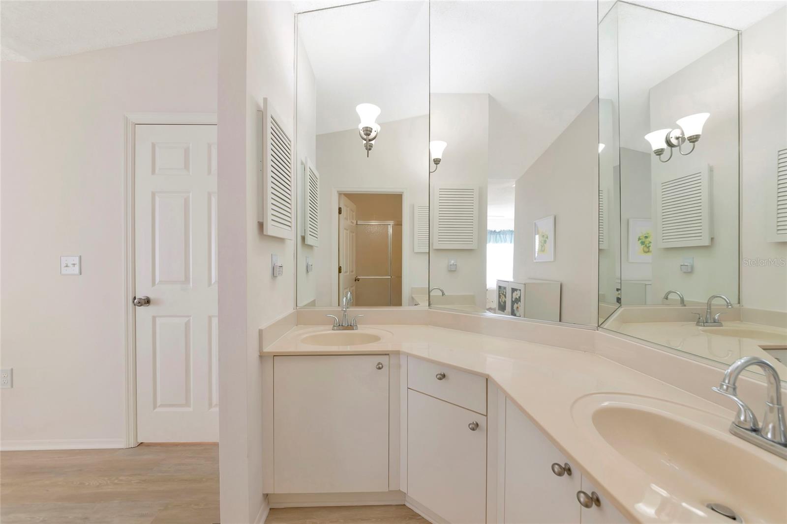 1216 SPOONBILL LANDINGS CIR — photo 28
