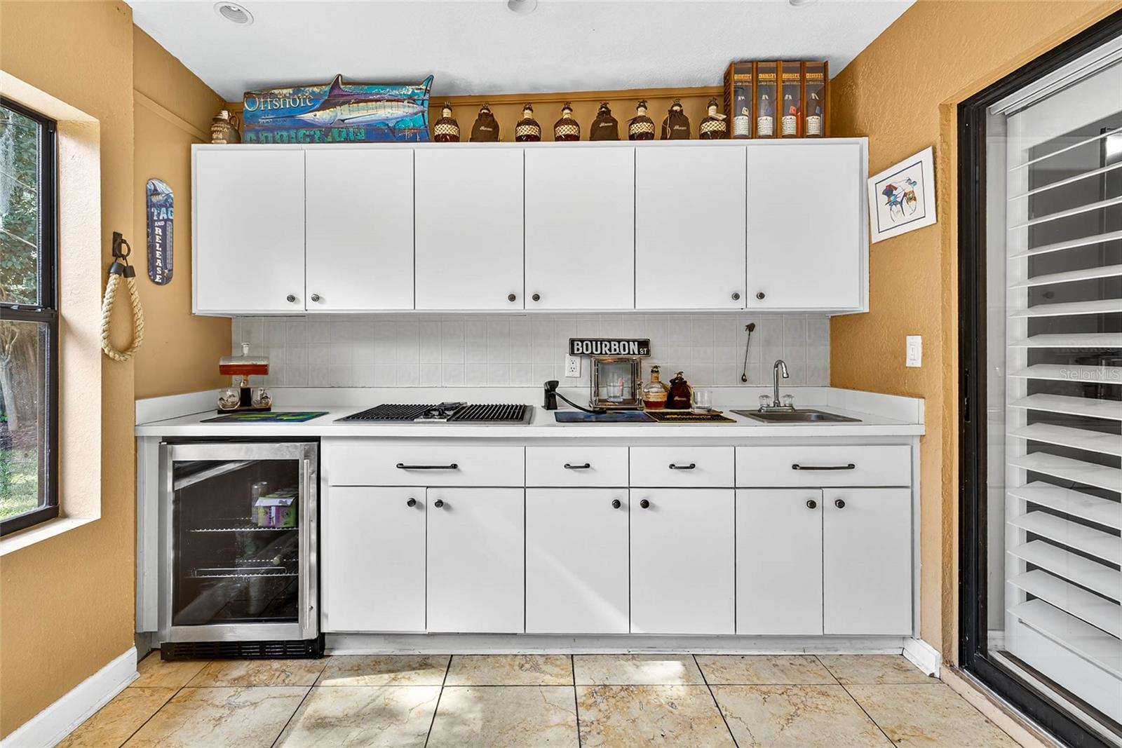 2835 HAMMOCK DR — photo 10