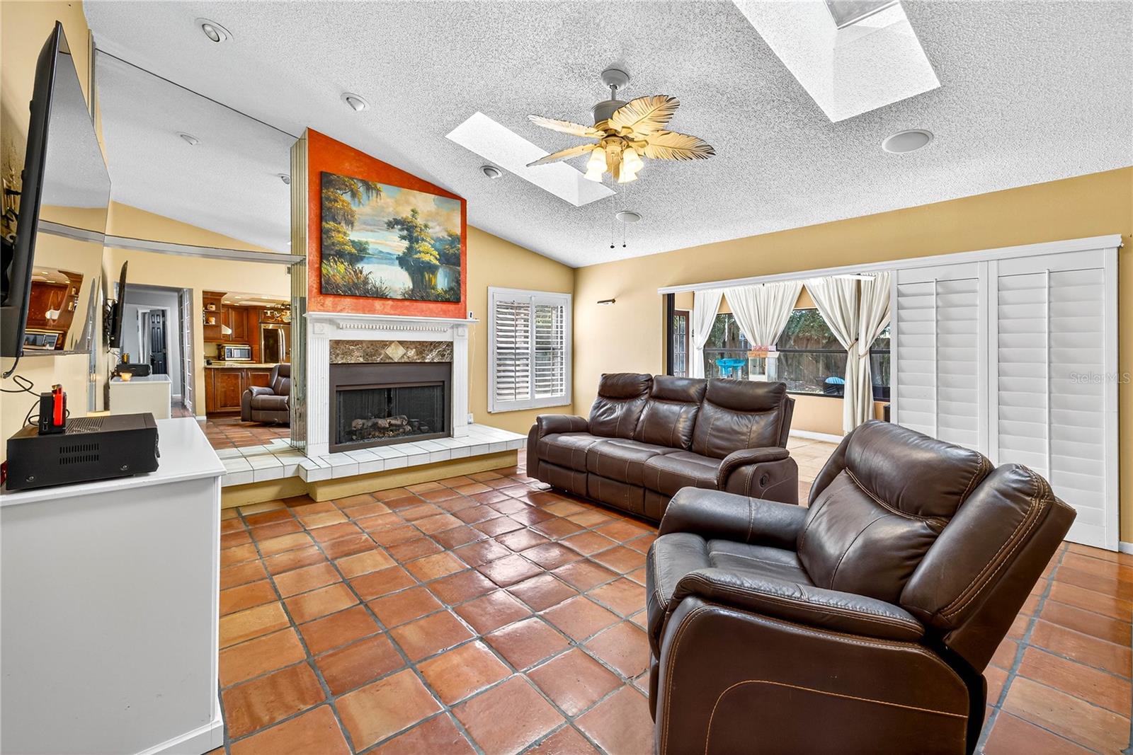 2835 HAMMOCK DR — photo 7