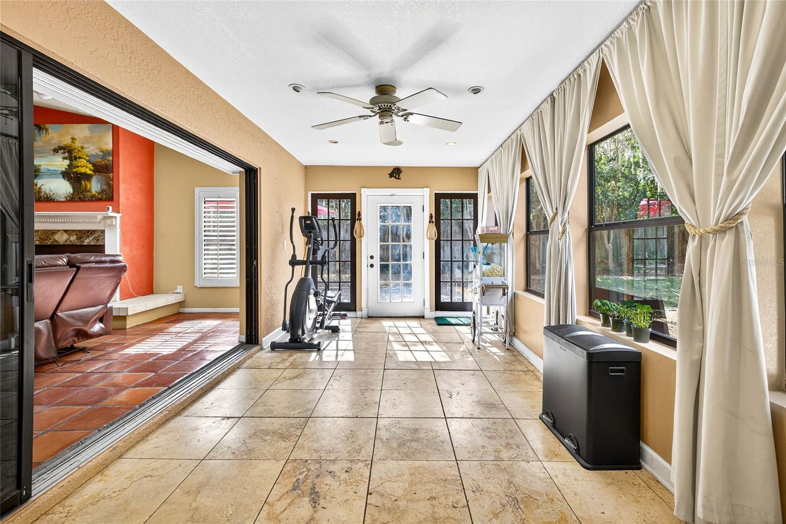 2835 HAMMOCK DR — photo 12