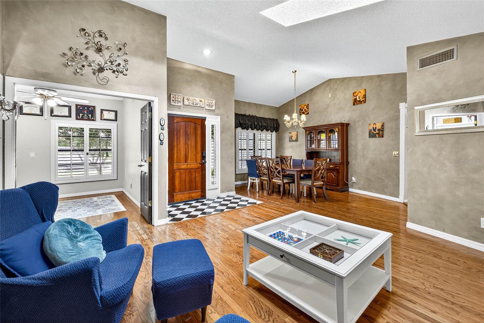 2835 HAMMOCK DR — photo 4
