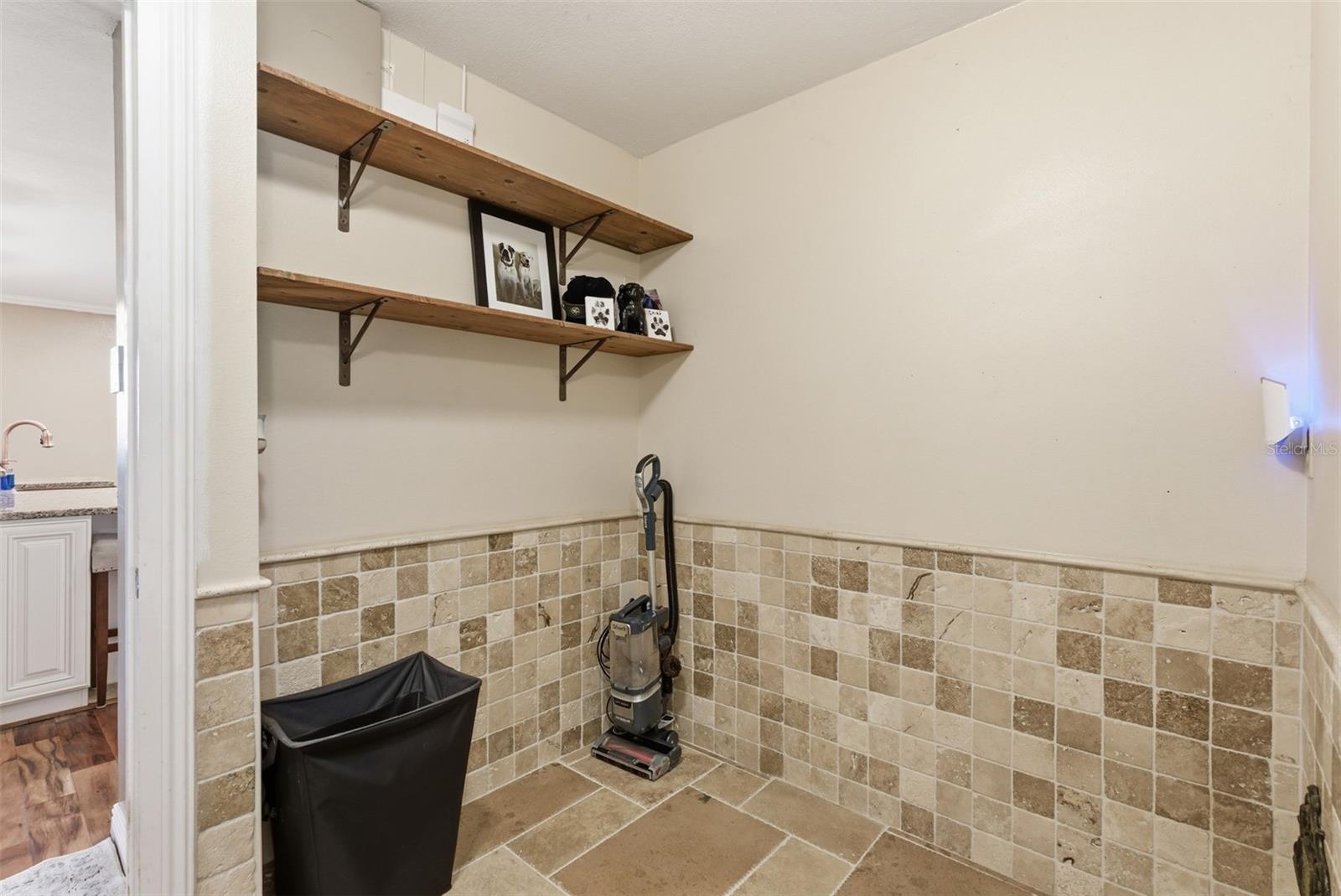 2506 HAWK GRIFFIN RD — photo 32