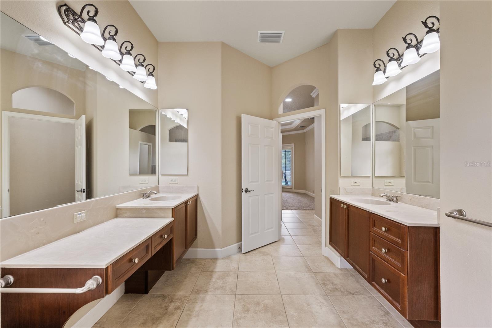 3015 LYNWOOD CT — photo 14