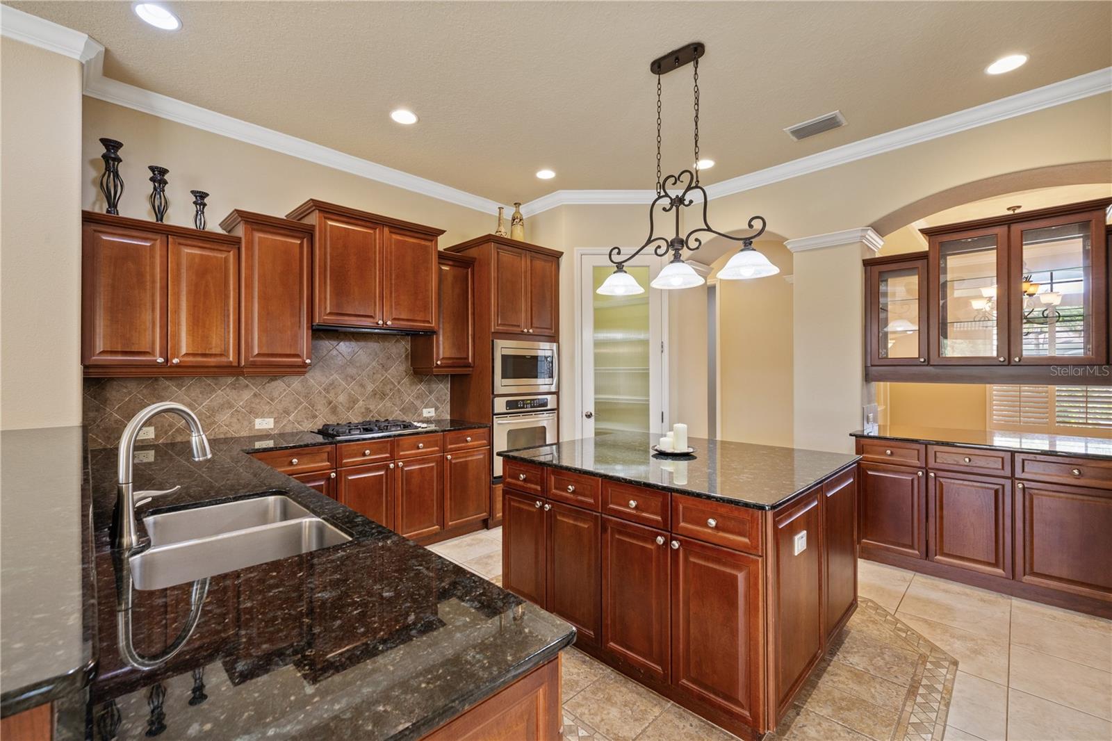 3015 LYNWOOD CT — photo 23