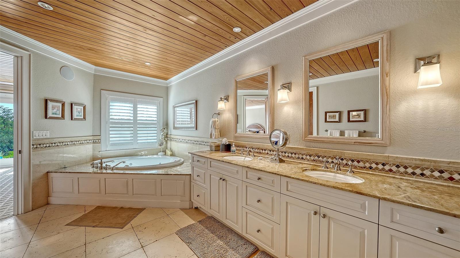 340 MORNINGSIDE DR — photo 38