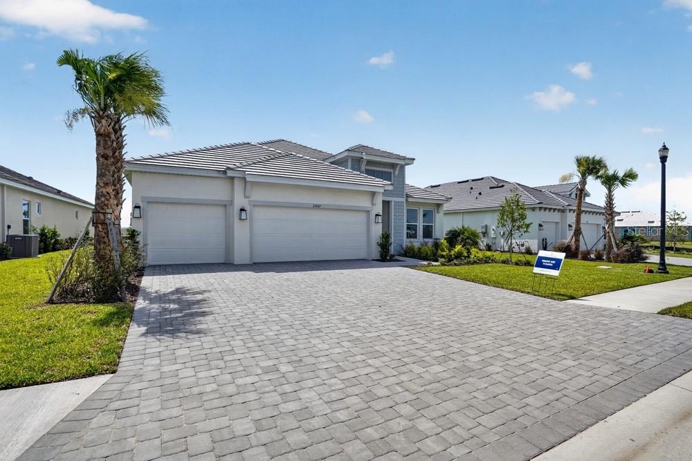 13827 BUCHANAN DR — photo 31
