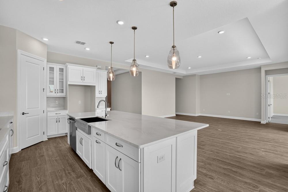 13827 BUCHANAN DR — photo 9