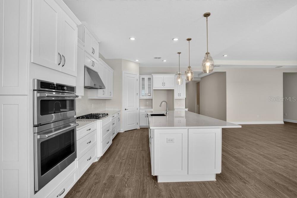13827 BUCHANAN DR — photo 8
