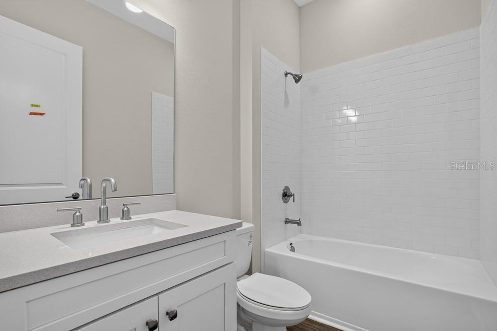 13827 BUCHANAN DR — photo 20