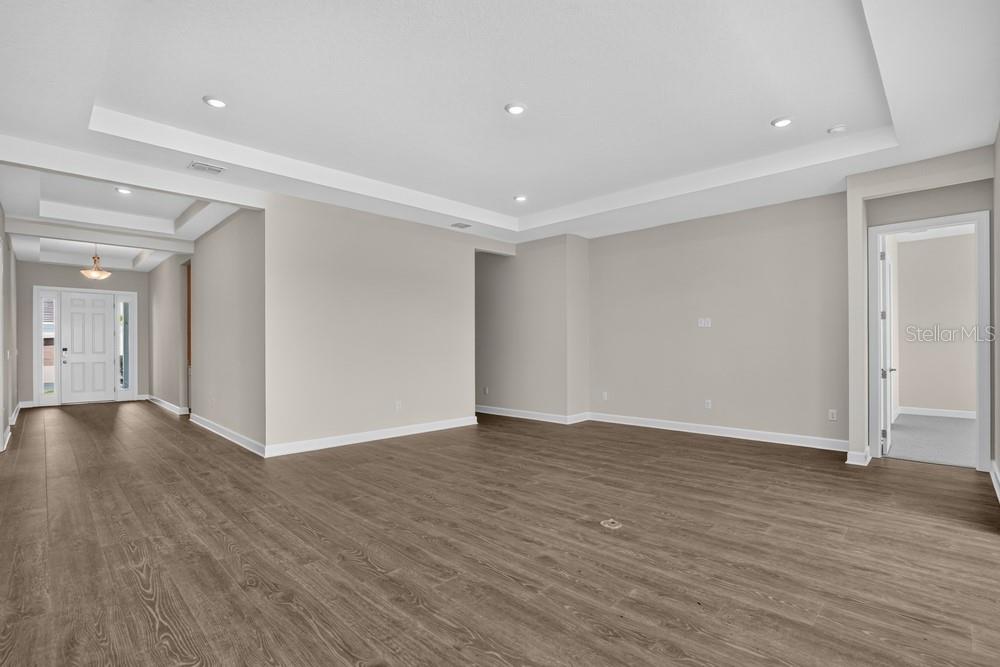 13827 BUCHANAN DR — photo 11