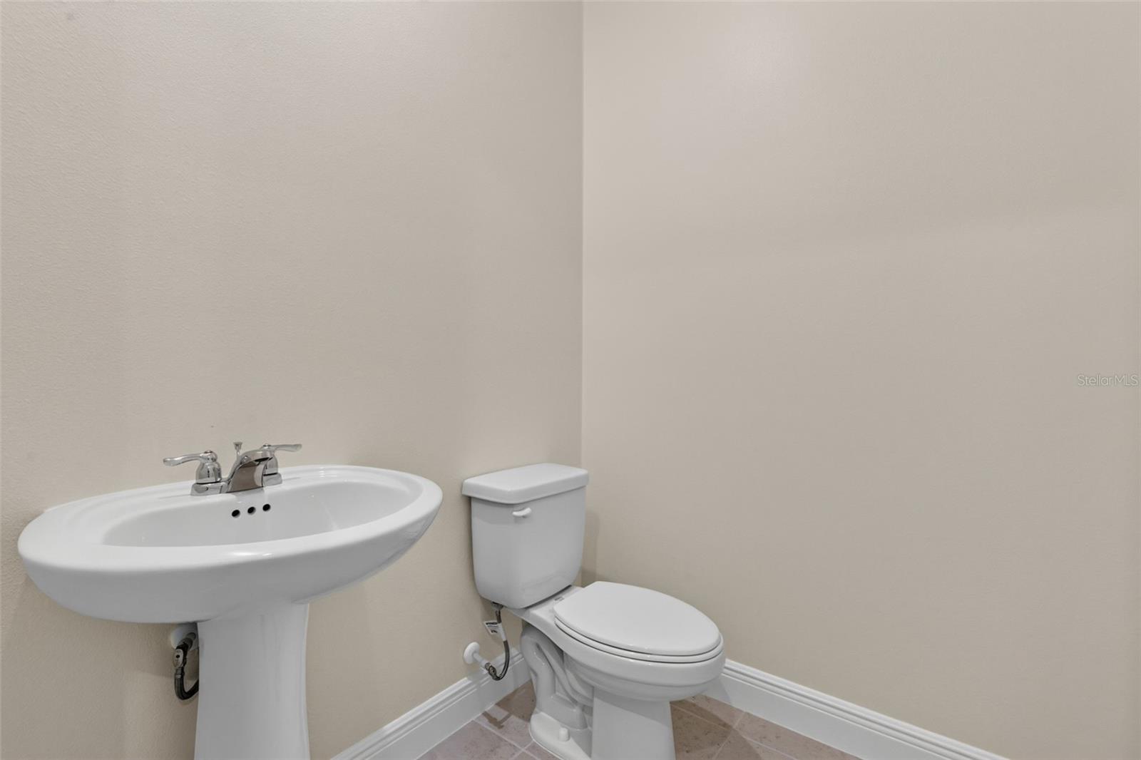 12907 PIERCE ST — photo 15