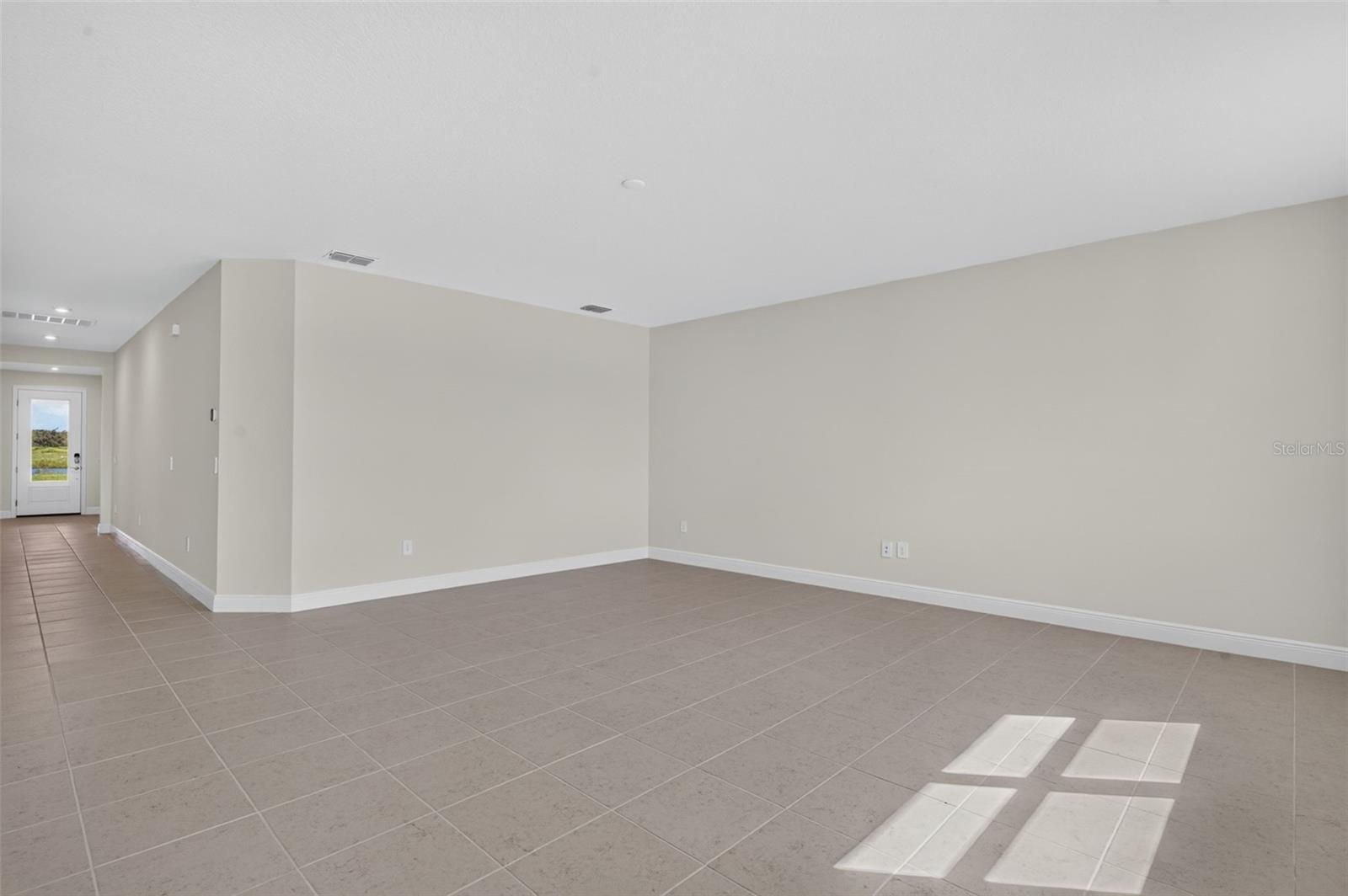 12907 PIERCE ST — photo 14