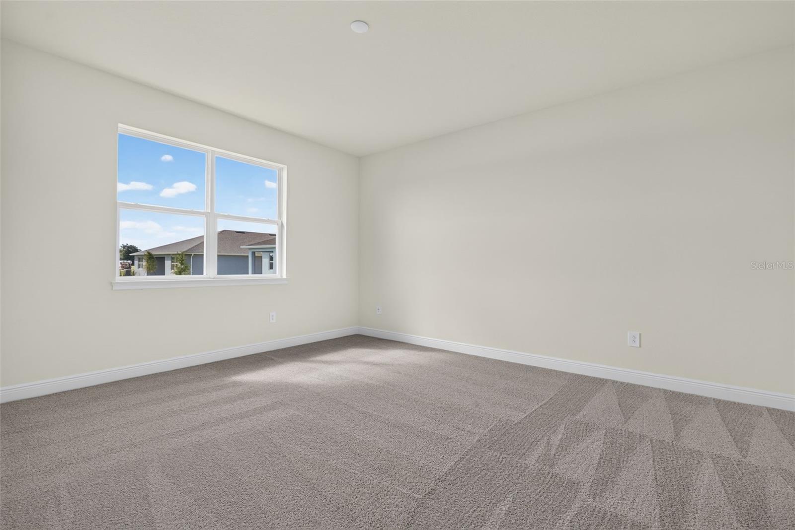 12907 PIERCE ST — photo 16