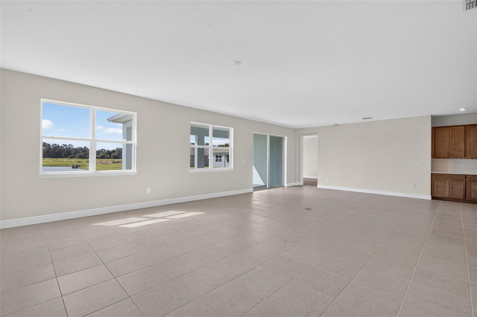 12907 PIERCE ST — photo 13