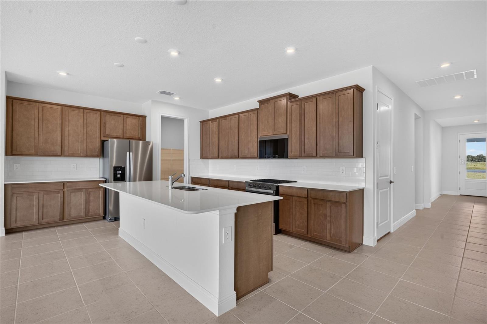 12907 PIERCE ST — photo 10