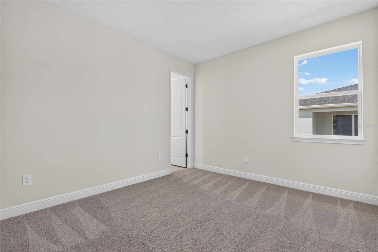12907 PIERCE ST — photo 27