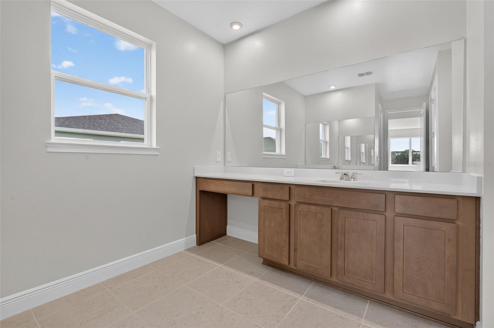 12907 PIERCE ST — photo 19