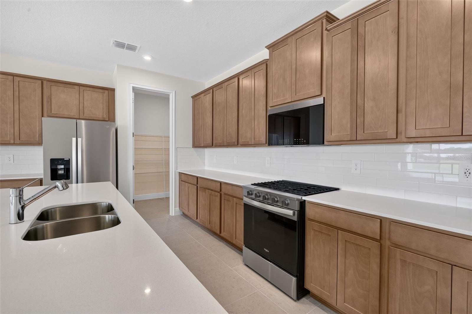 12907 PIERCE ST — photo 4