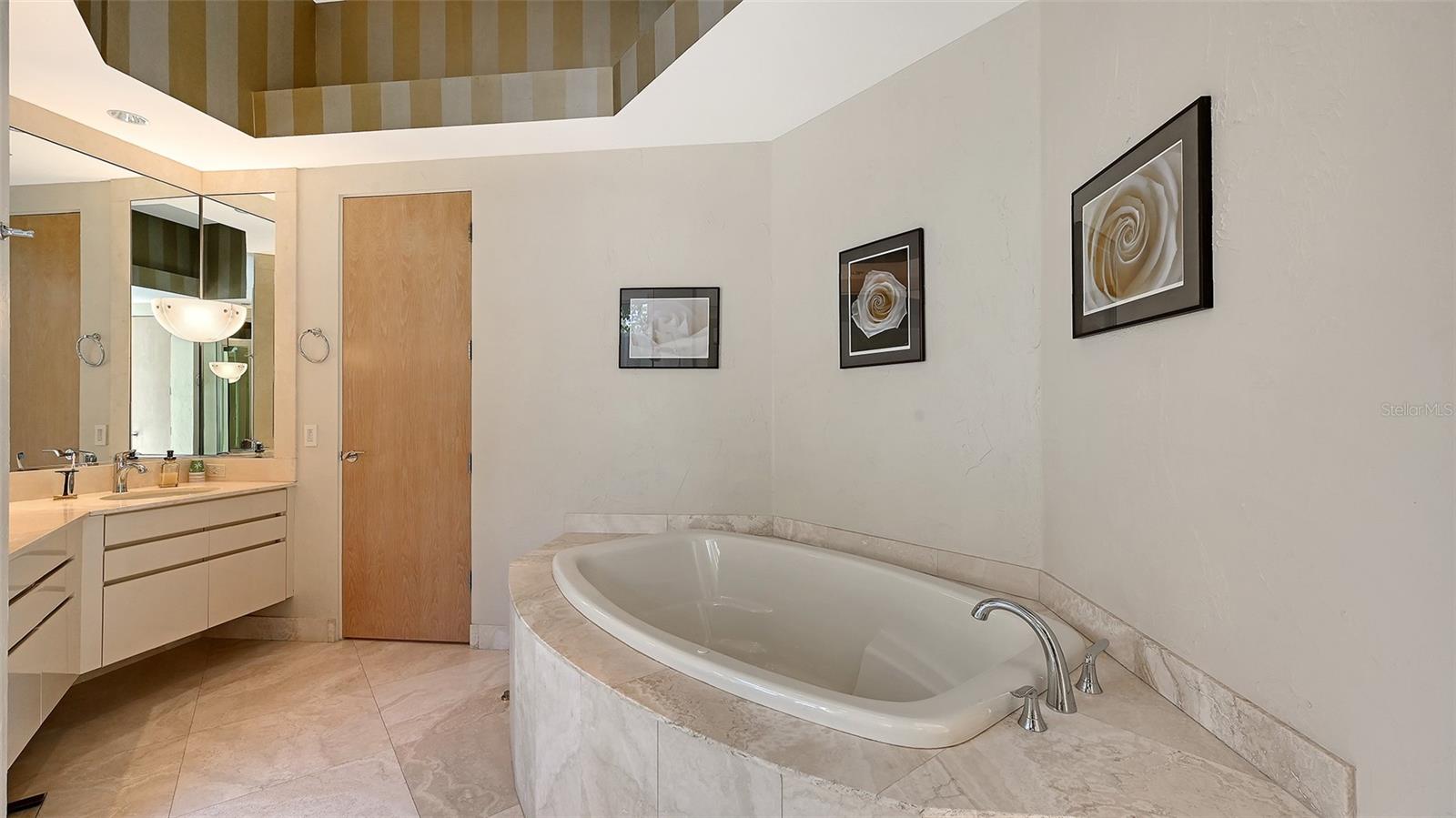 510 HARBOR GATE WAY — photo 29
