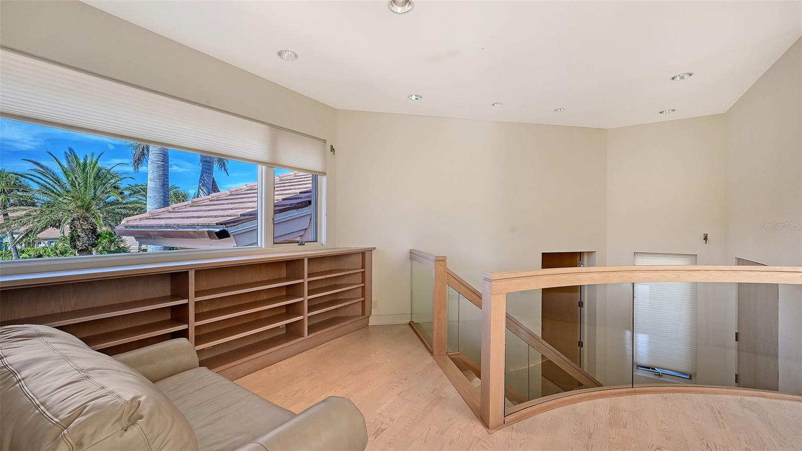510 HARBOR GATE WAY — photo 34