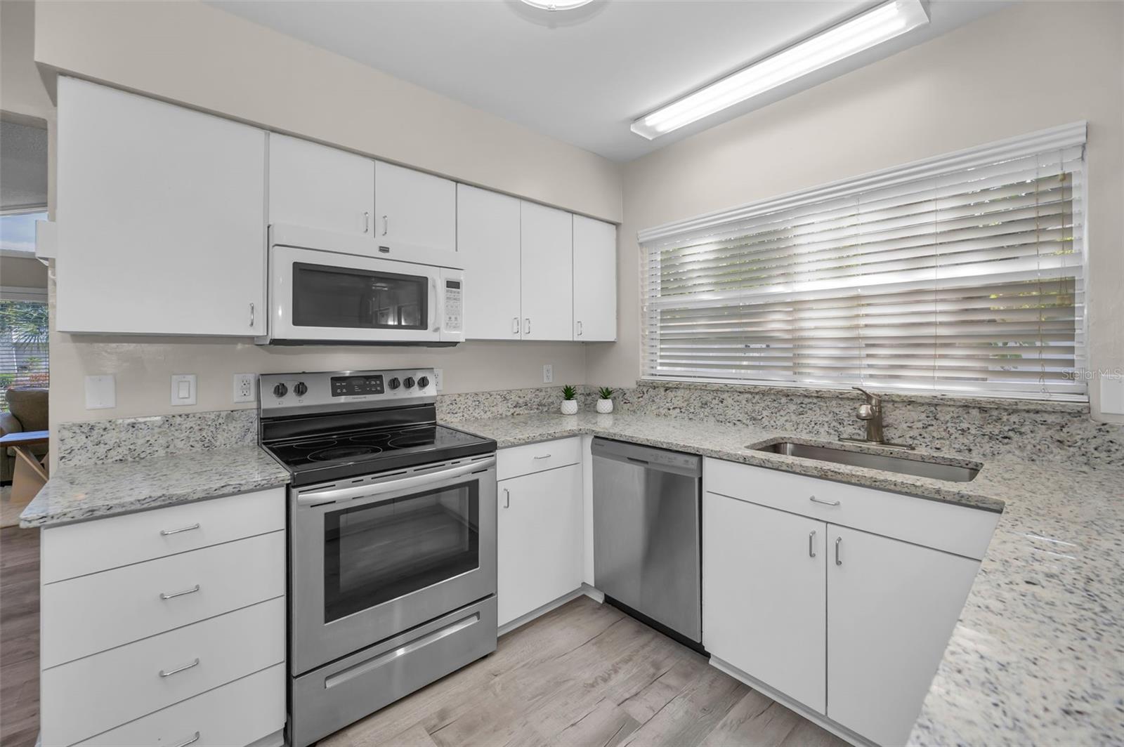 7404 CLEARVIEW DR — photo 10