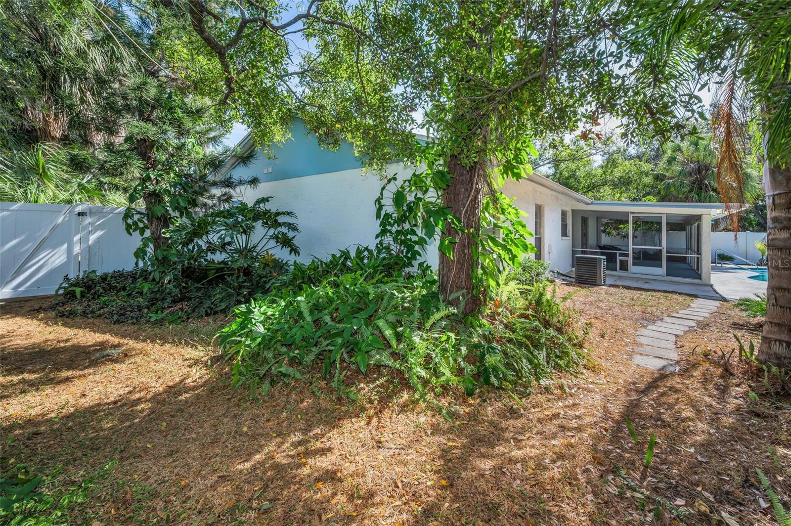 7404 CLEARVIEW DR — photo 30