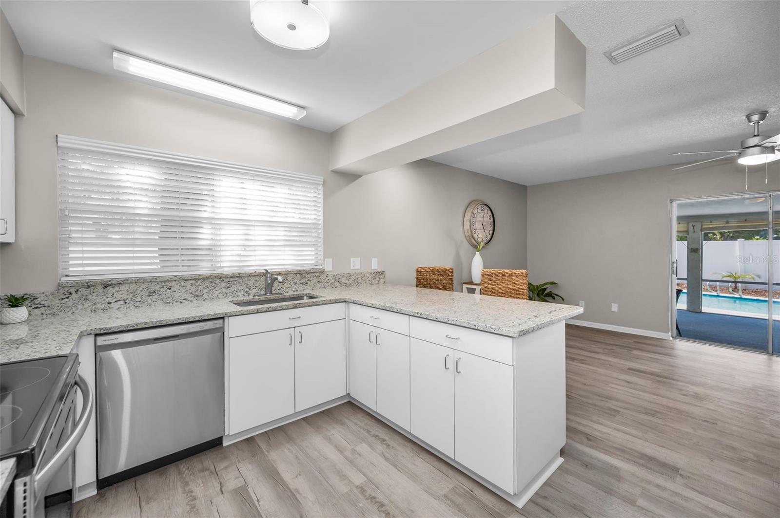 7404 CLEARVIEW DR — photo 12