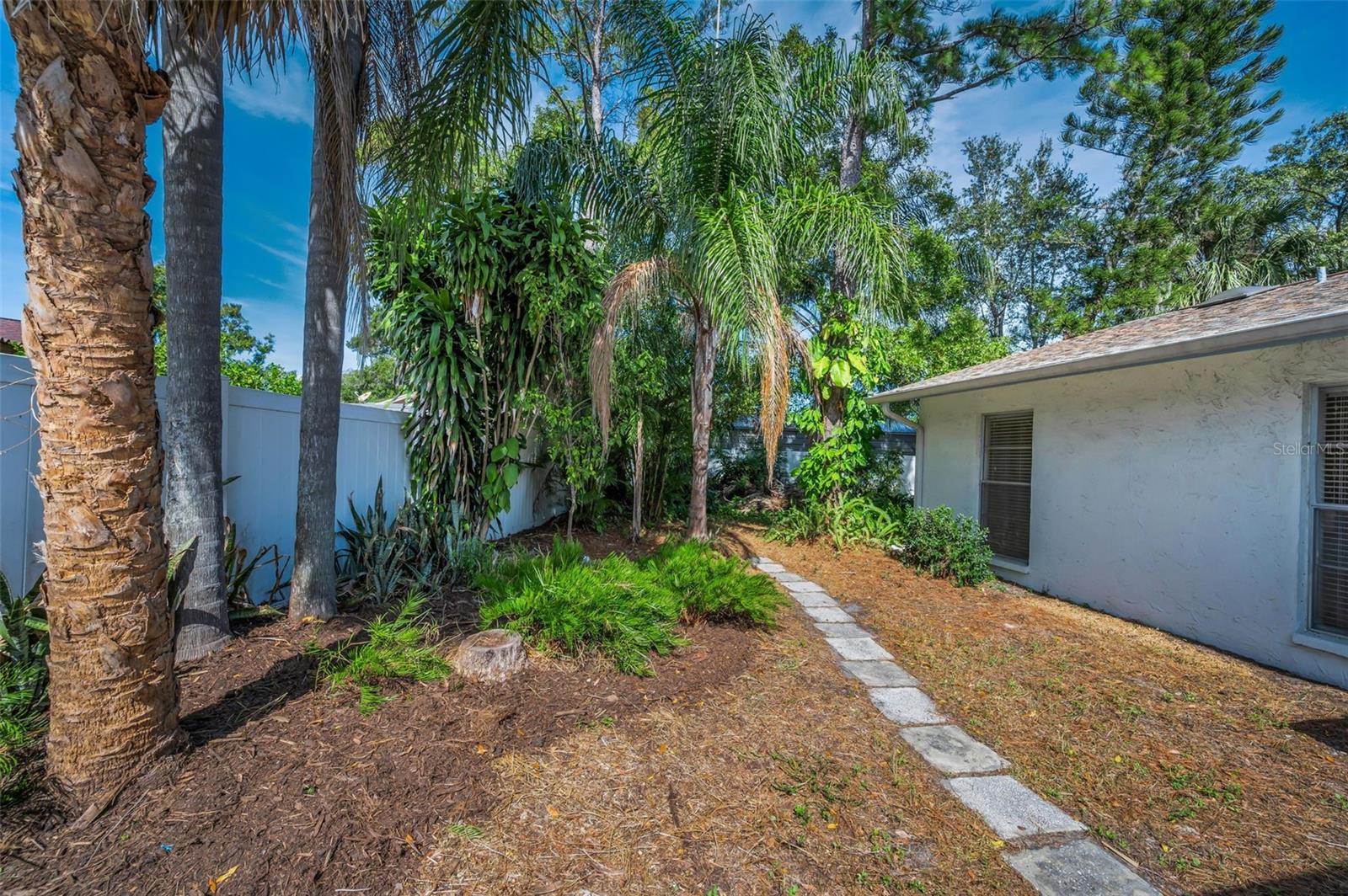 7404 CLEARVIEW DR — photo 29
