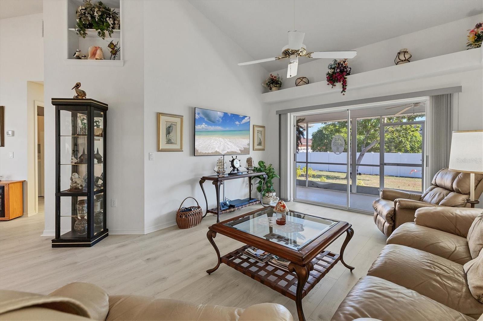 2720 S BISCAYNE DR — photo 6