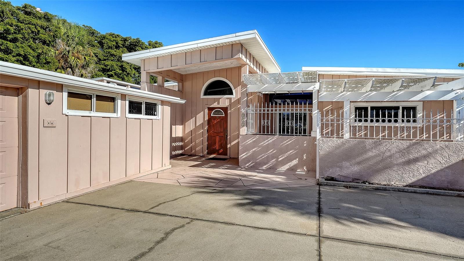 355 S SHORE DR — photo 4