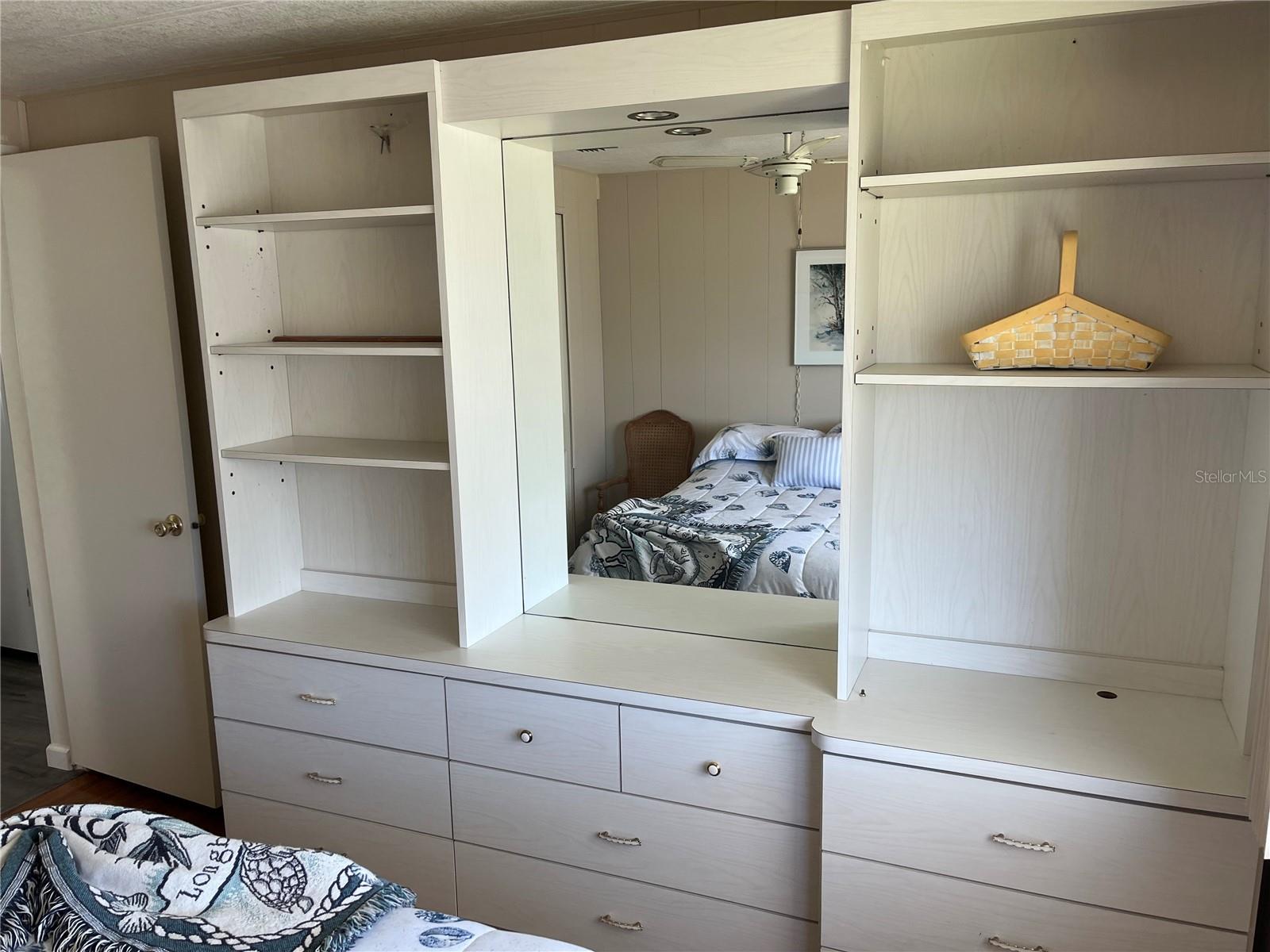 824 CERVINA DR — photo 30
