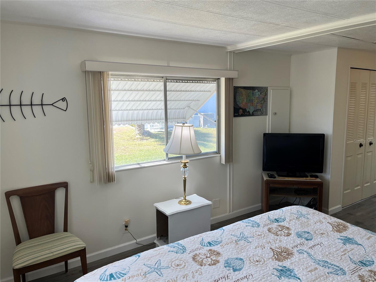 824 CERVINA DR — photo 37