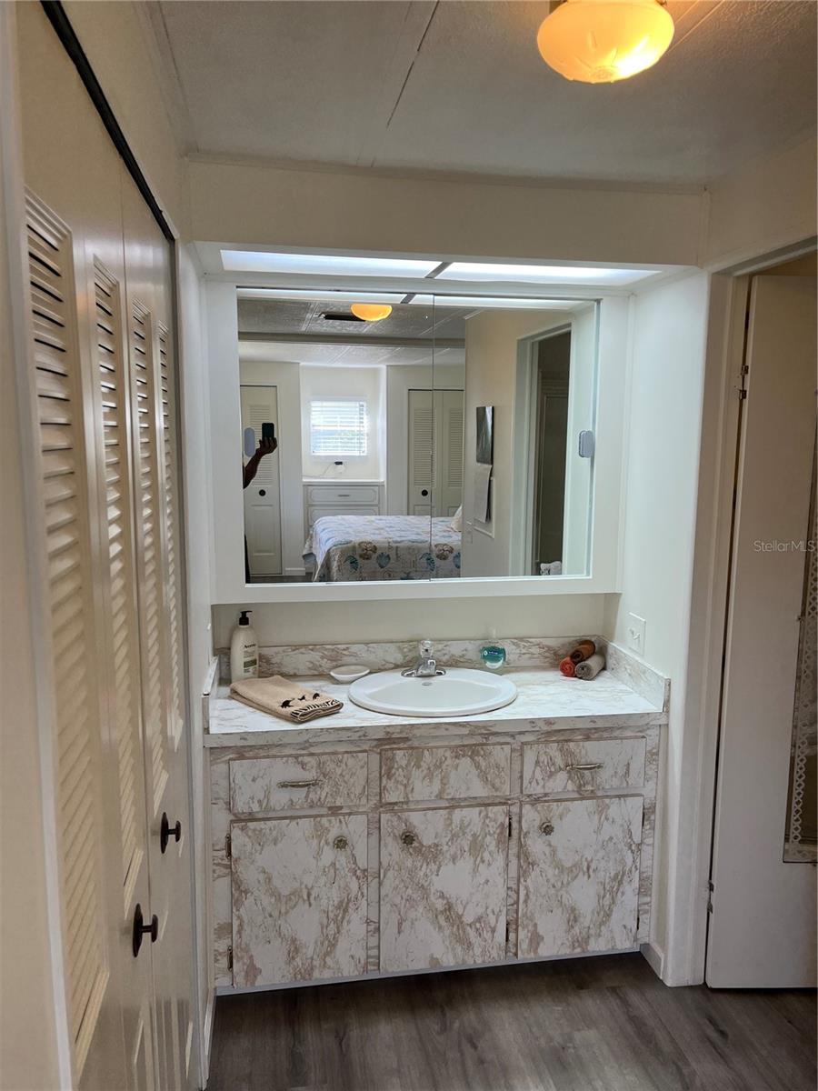 824 CERVINA DR — photo 38