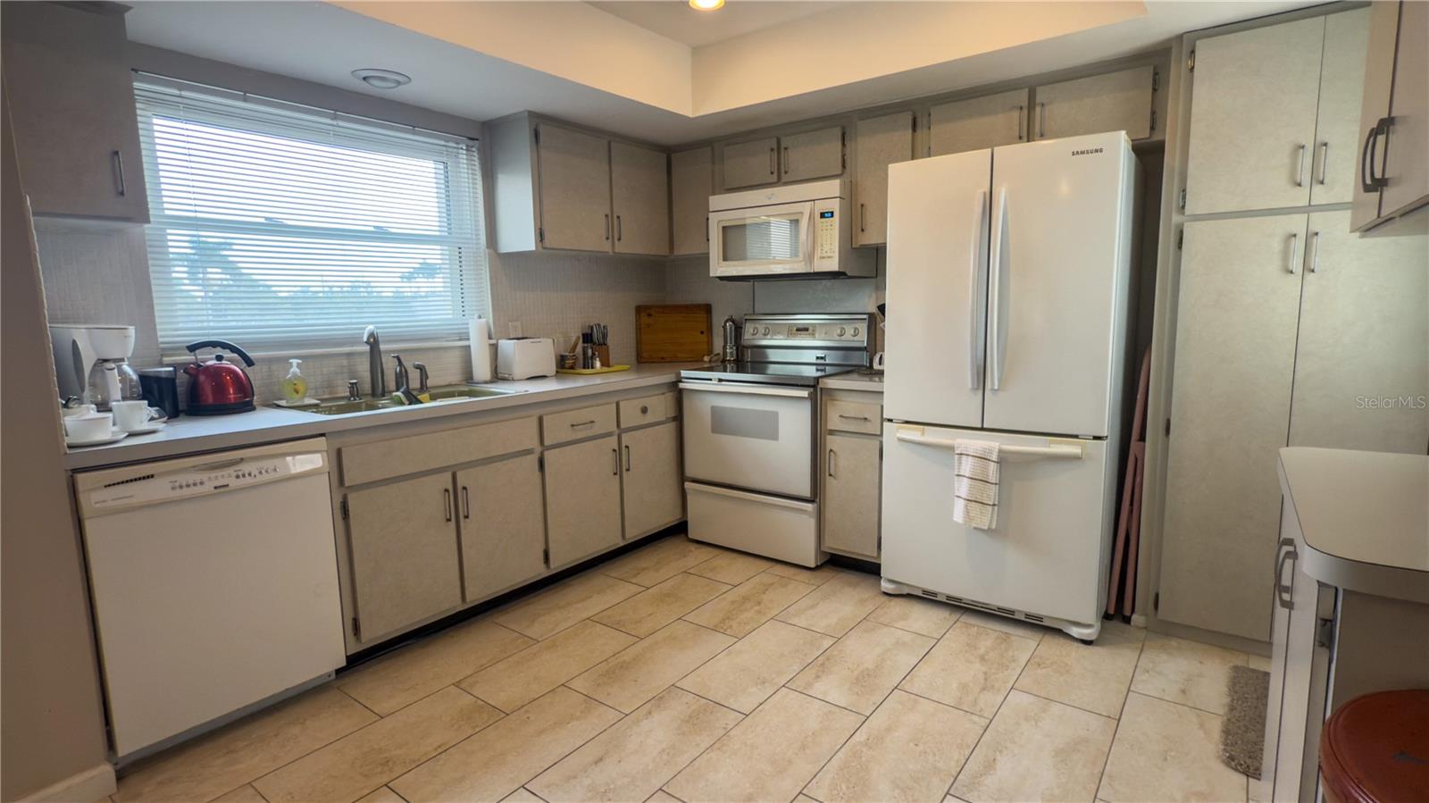 1900 BENJAMIN FRANKLIN DR #201BER — photo 6