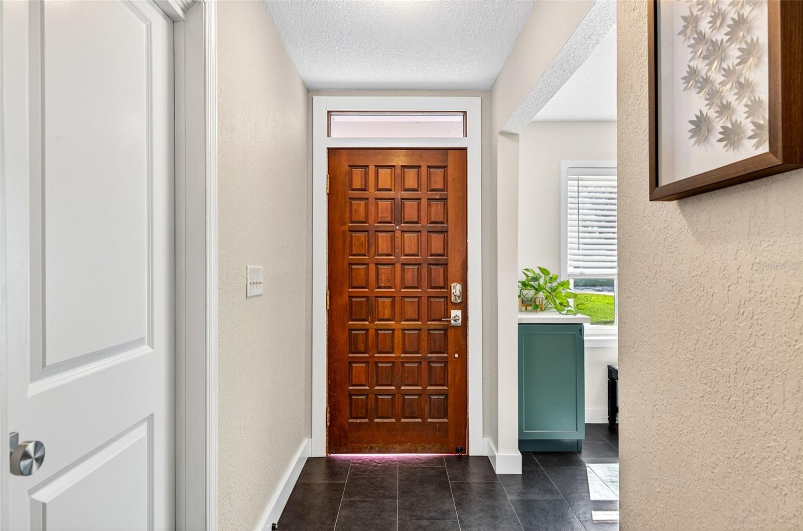 2366 PEMBROOK DR — photo 5