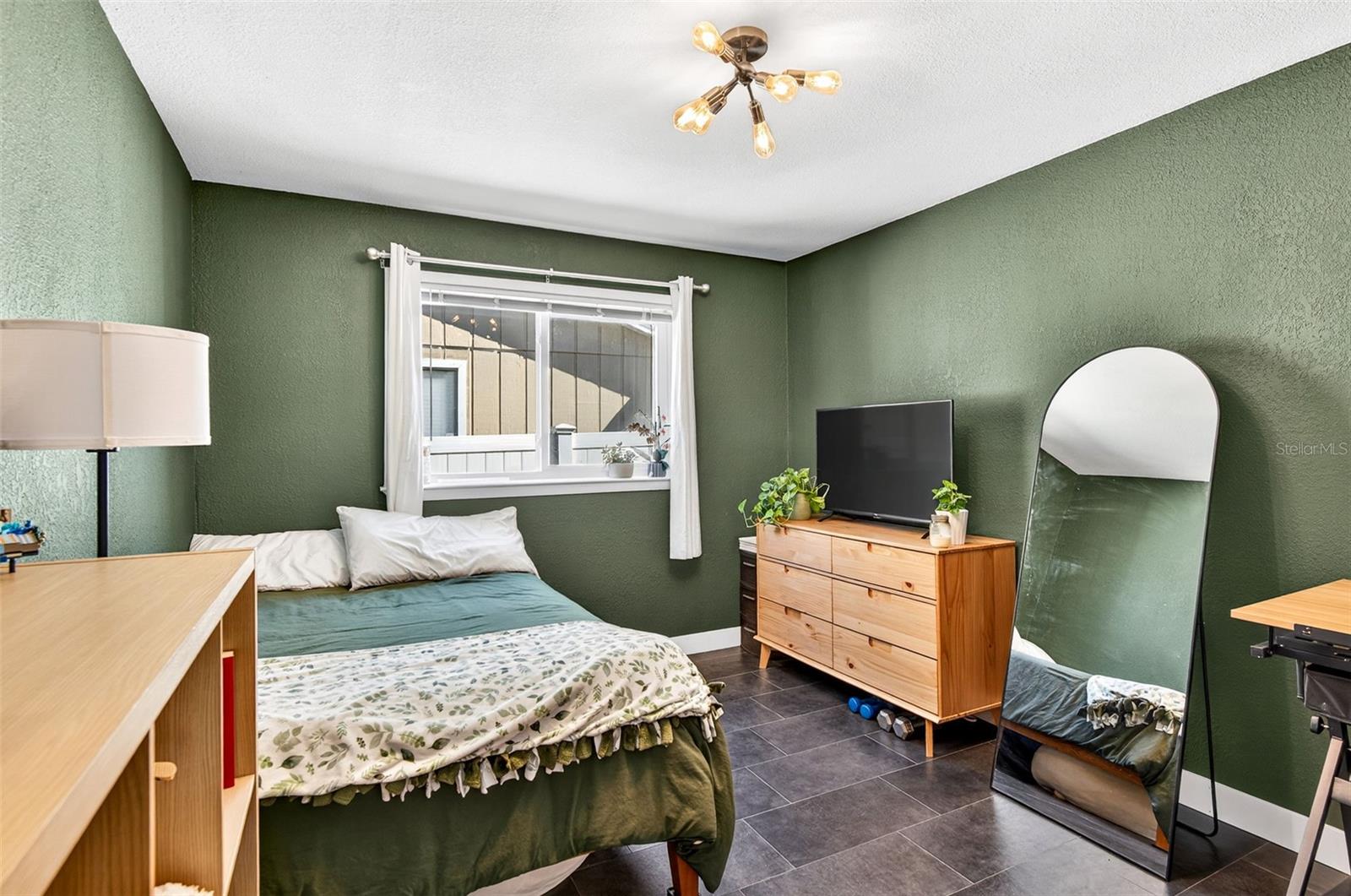2366 PEMBROOK DR — photo 36