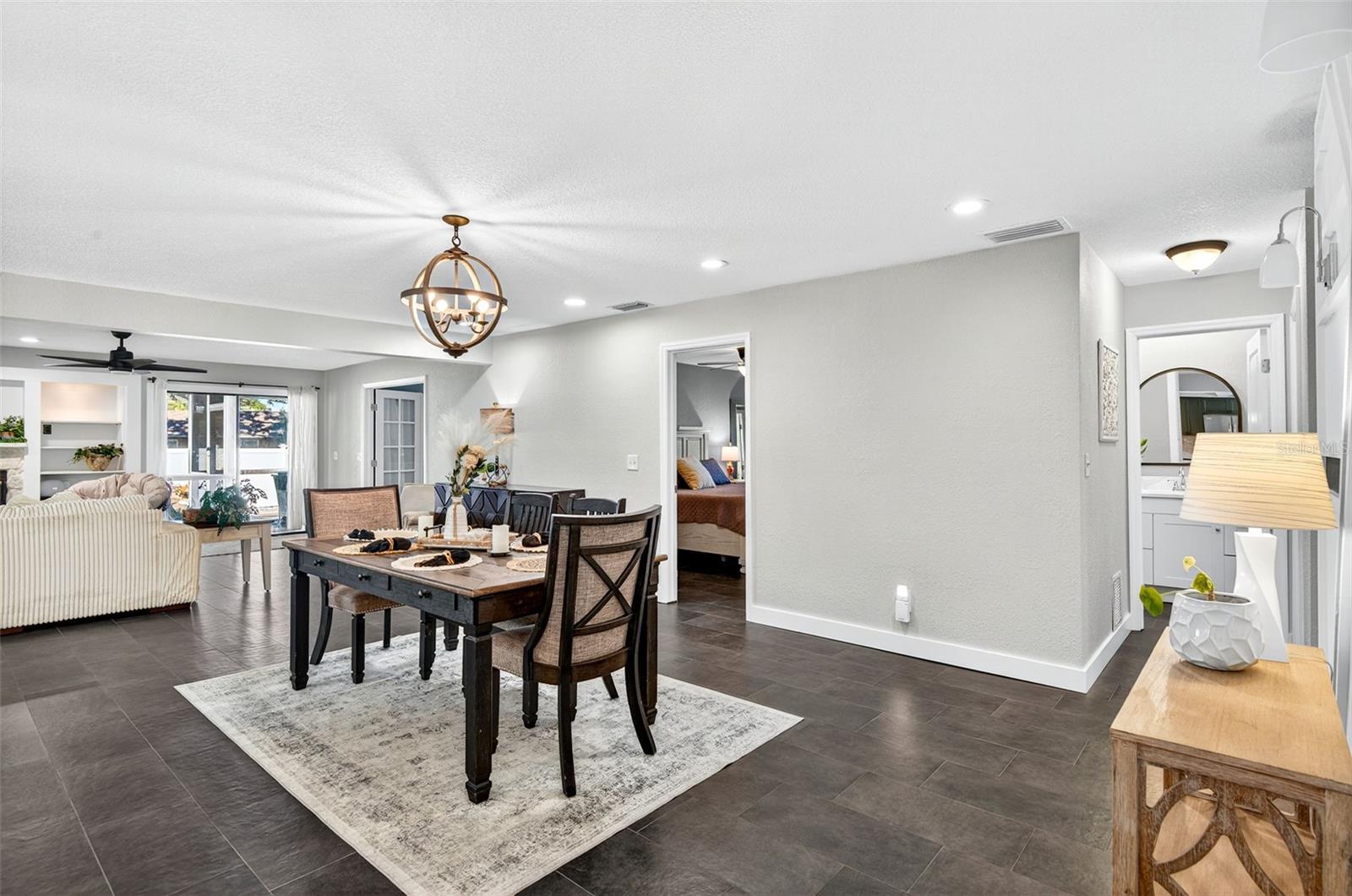 2366 PEMBROOK DR — photo 20