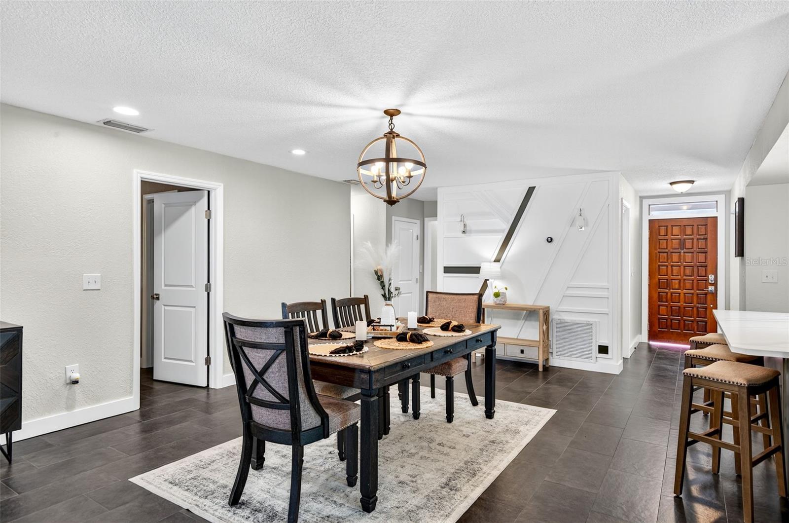 2366 PEMBROOK DR — photo 17
