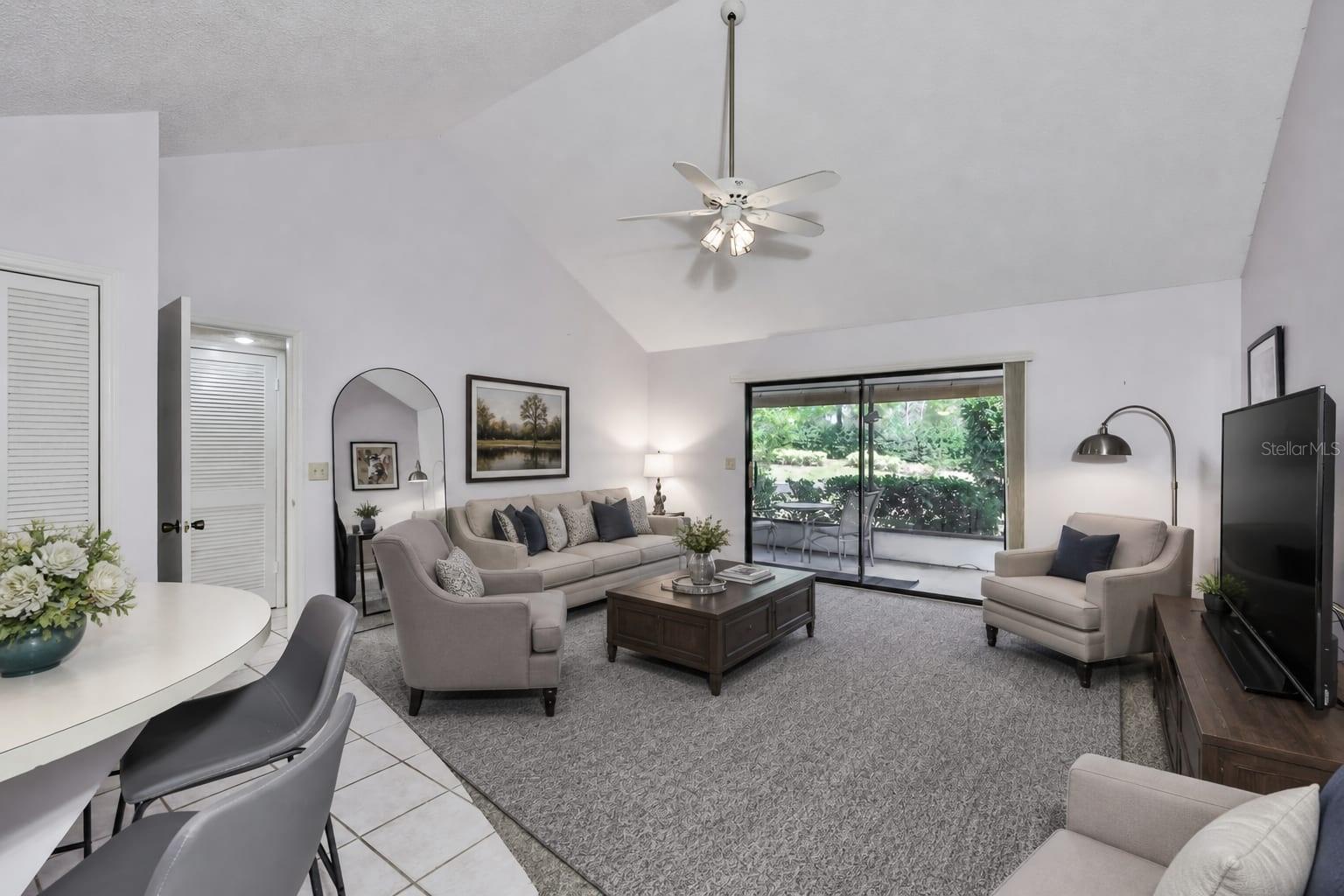 1305 SPRY CT — photo 2