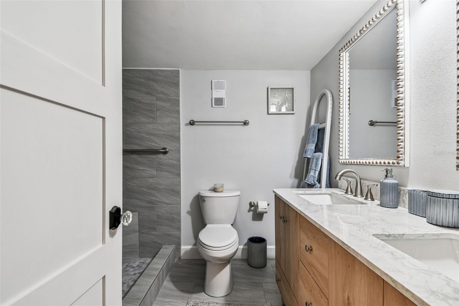 8 GLENCOE PL #107 — photo 30