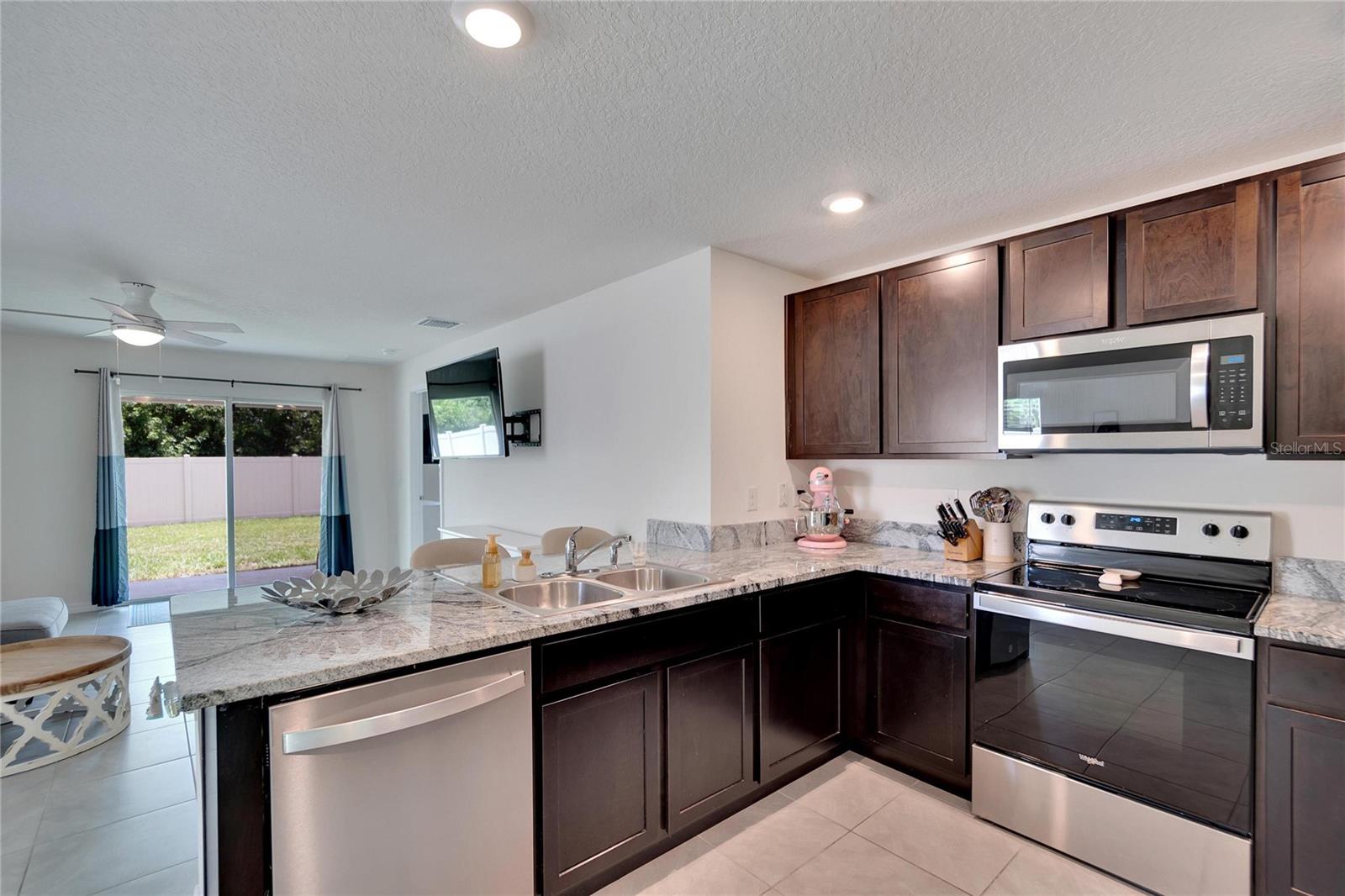 5547 LOGAN CAVE AVE — photo 4
