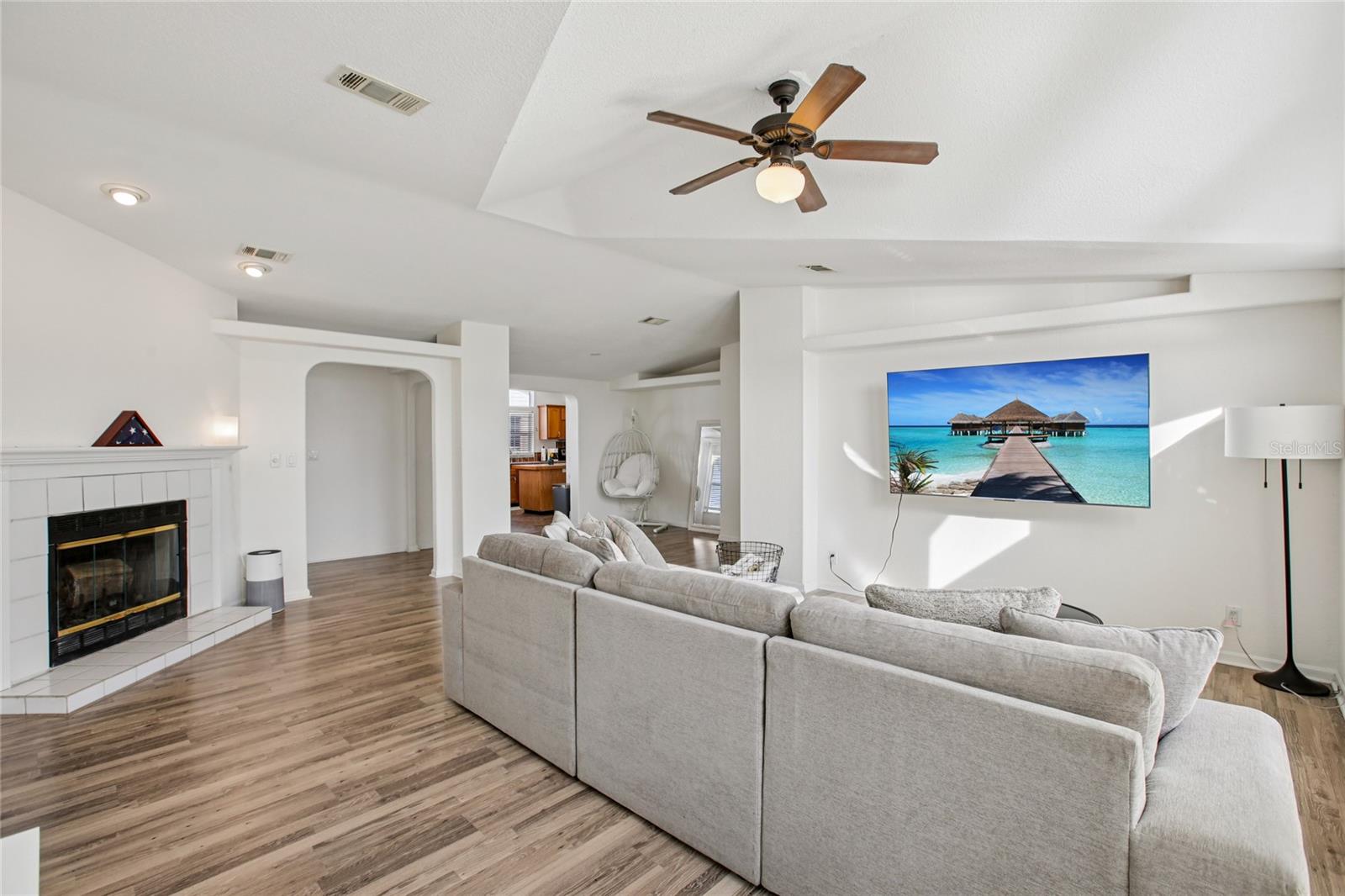 8420 FANTASIA PARK WAY — photo 34