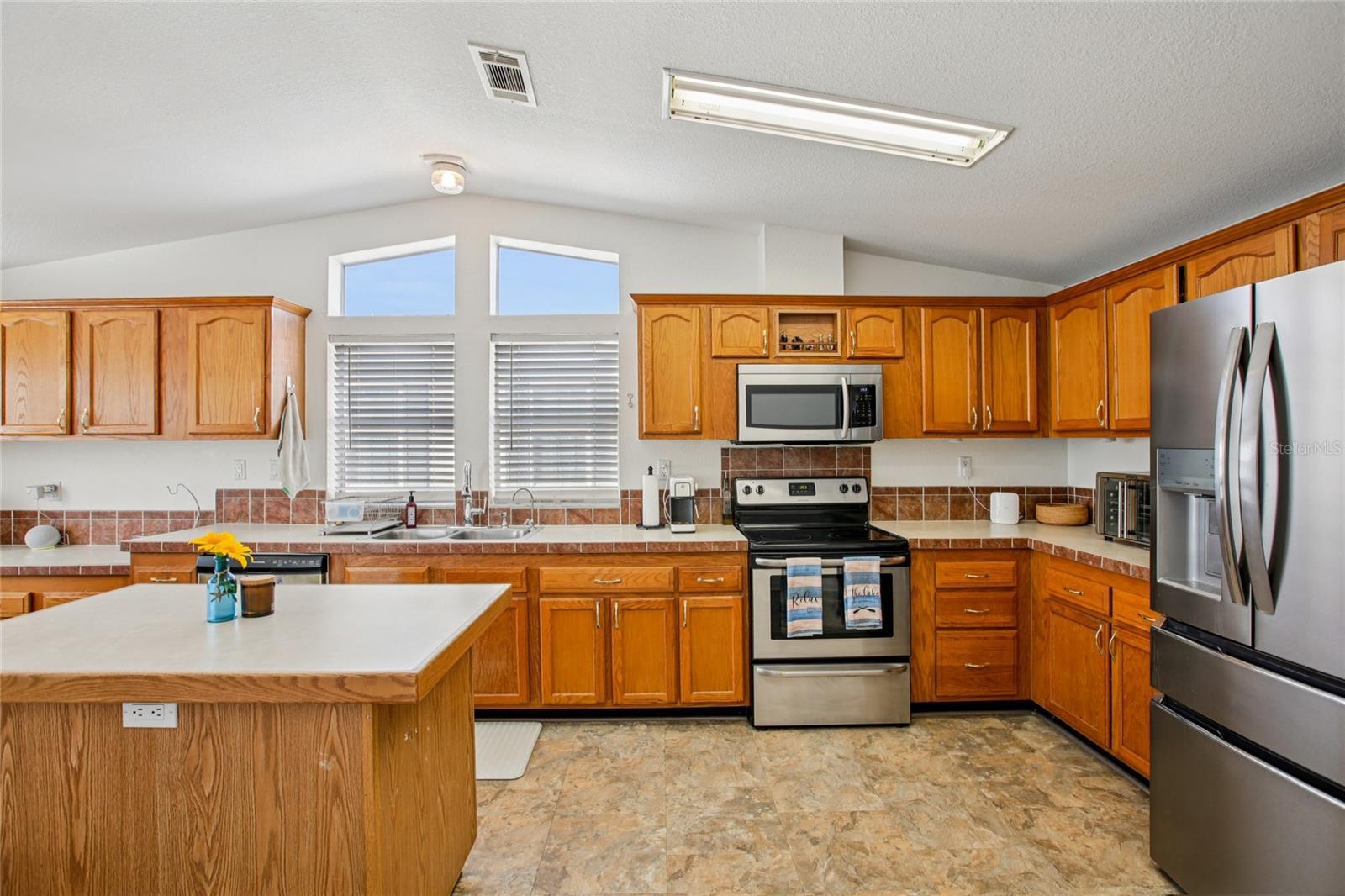8420 FANTASIA PARK WAY — photo 13