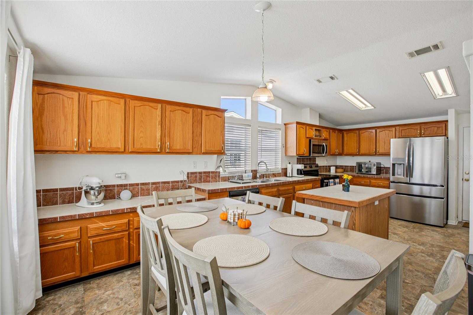 8420 FANTASIA PARK WAY — photo 8