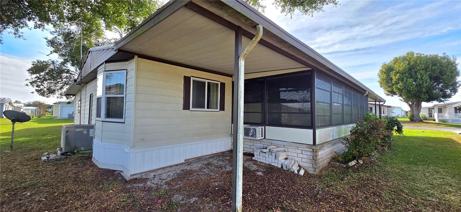 5650 BENTON ST — photo 4