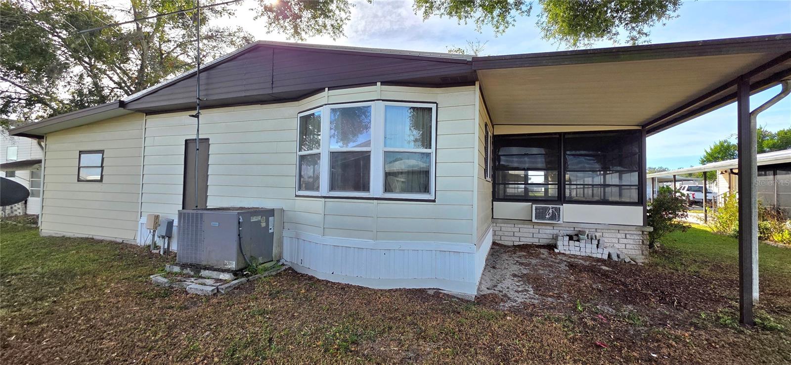 5650 BENTON ST — photo 5