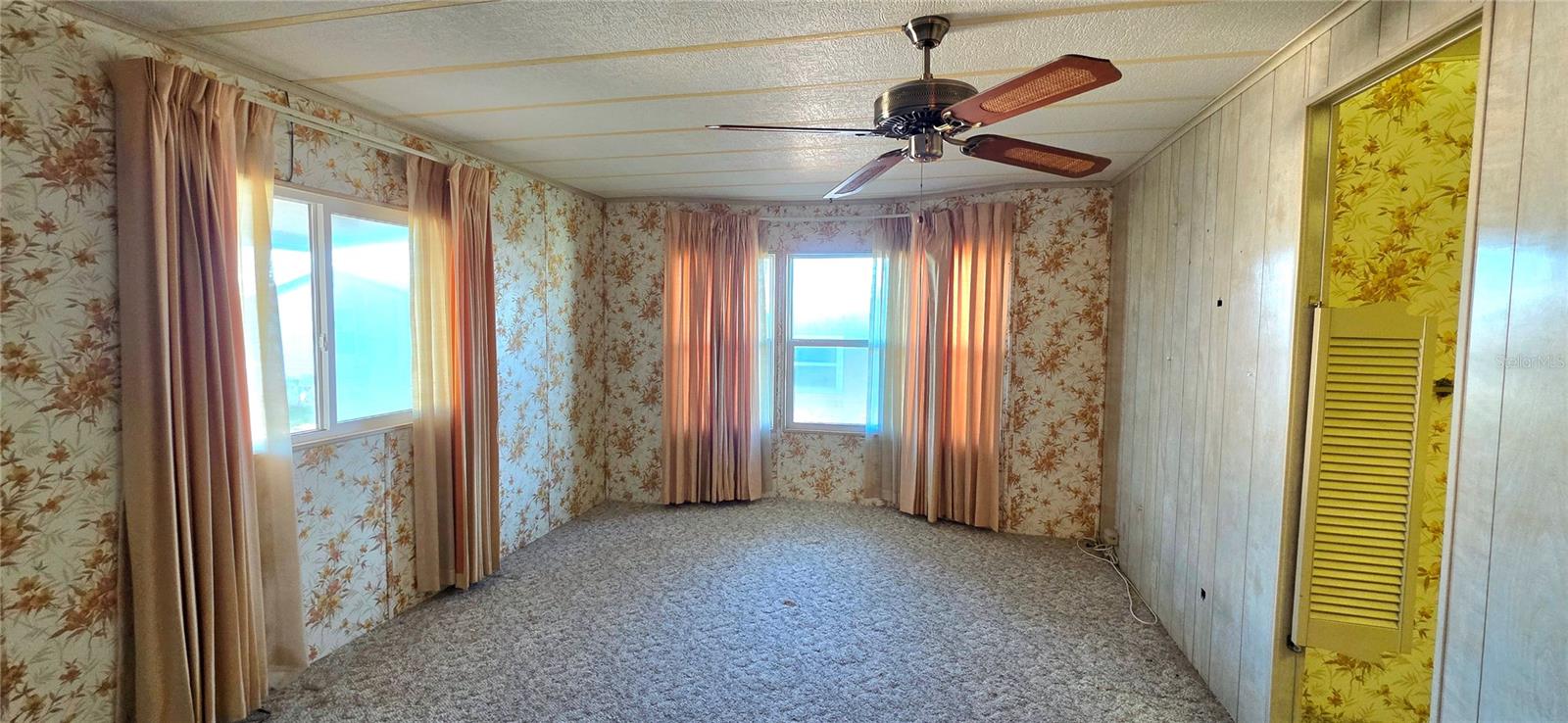5650 BENTON ST — photo 30