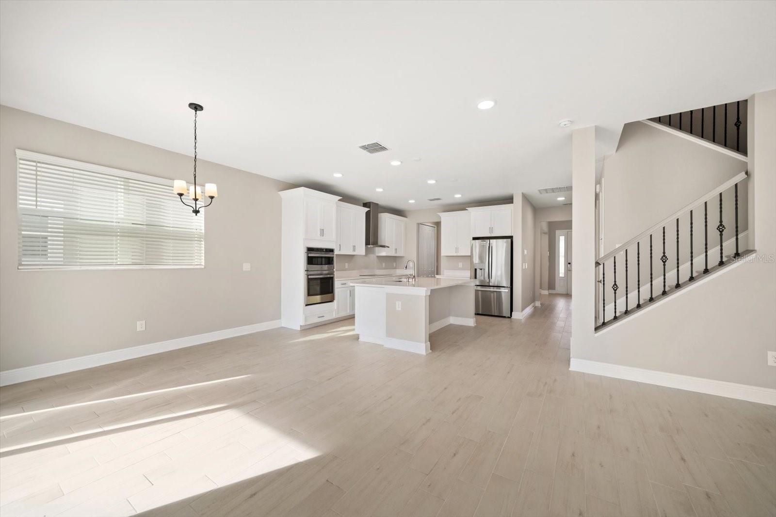 5707 MAYDALE AVE — photo 8