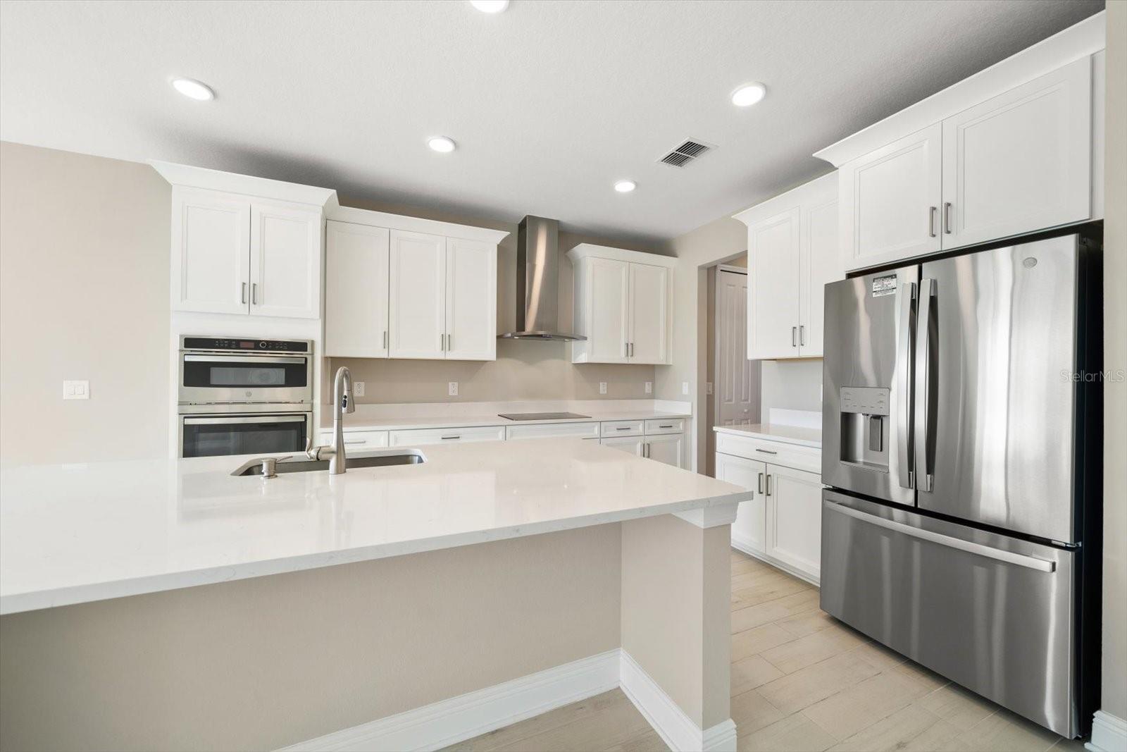 5707 MAYDALE AVE — photo 3