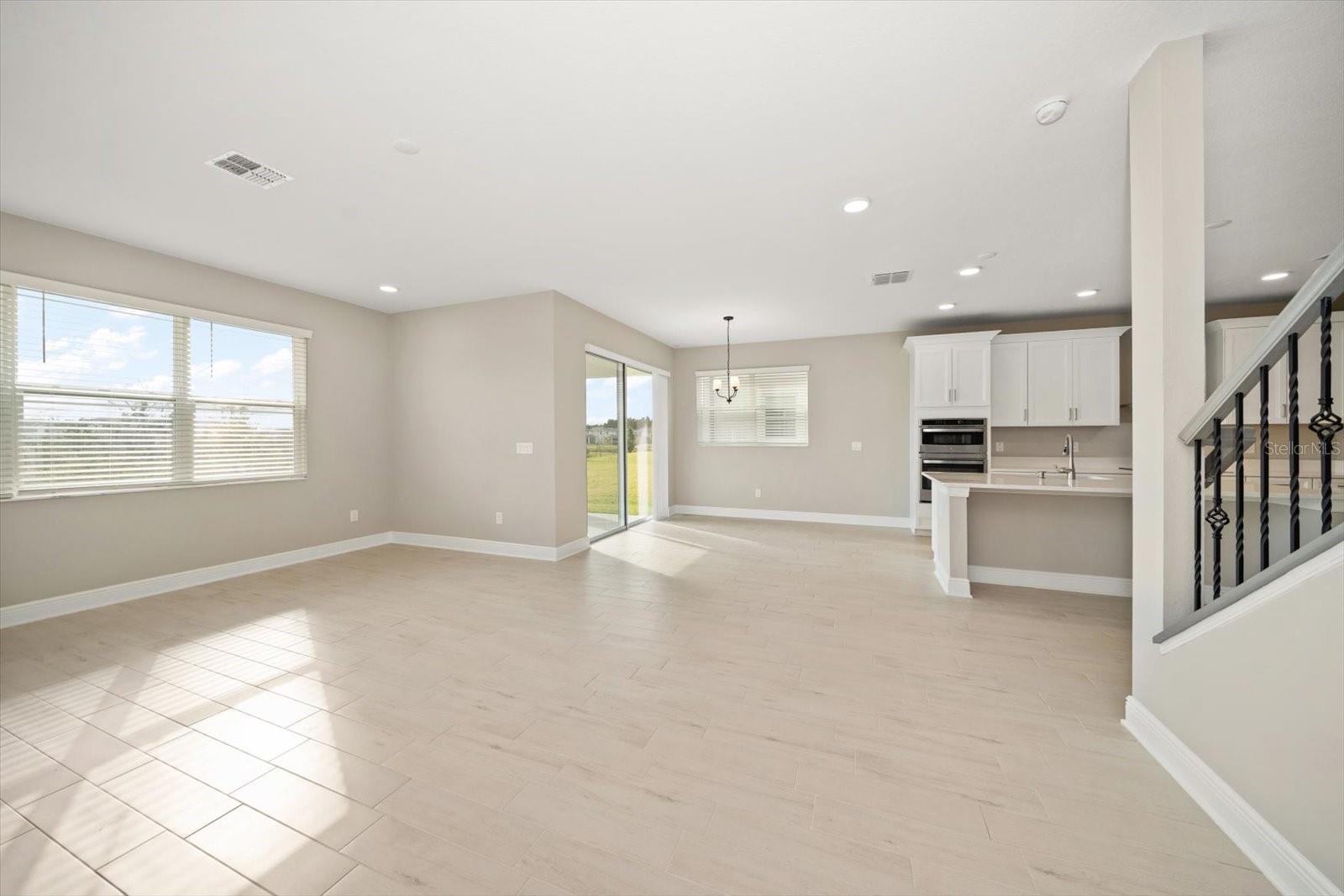 5707 MAYDALE AVE — photo 24